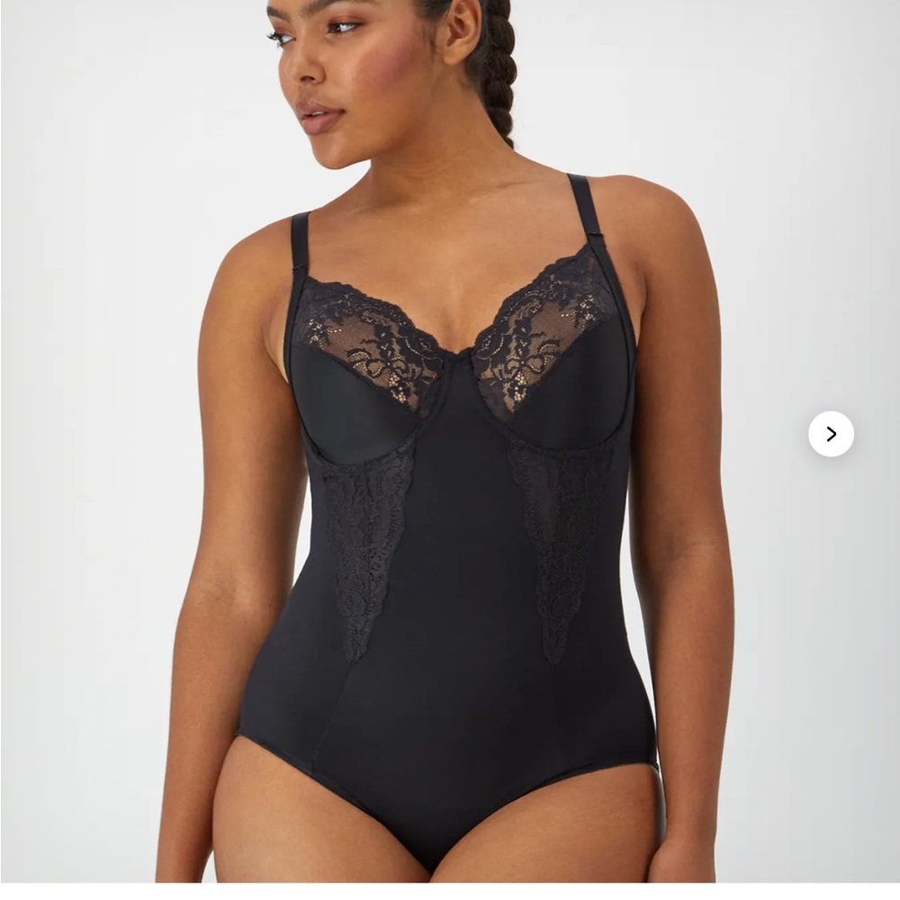 Maidenform Black Women's Firm Control Bodybriefer with Underwire Bra 1456 - 36C